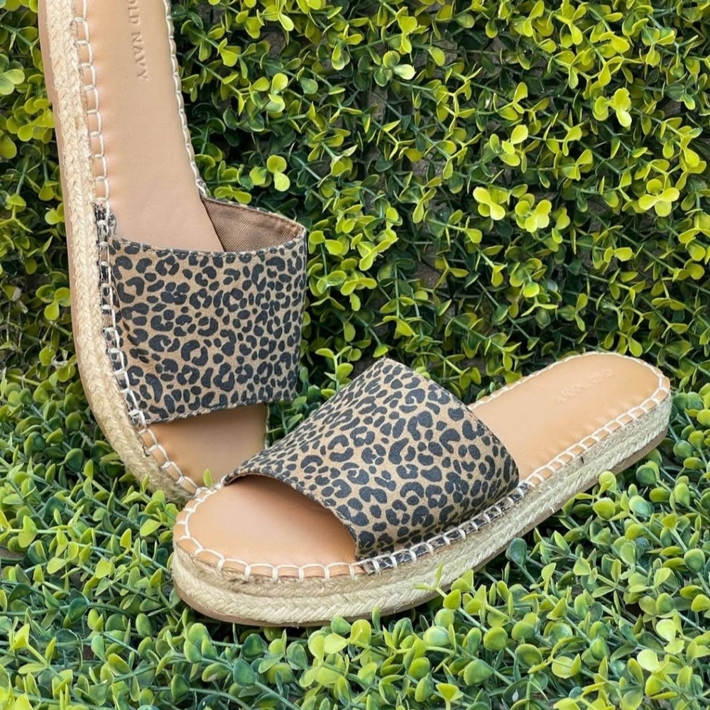 Old Navy Faux Suede Leopard Print Espadrille Slides Casual Sandals Size M